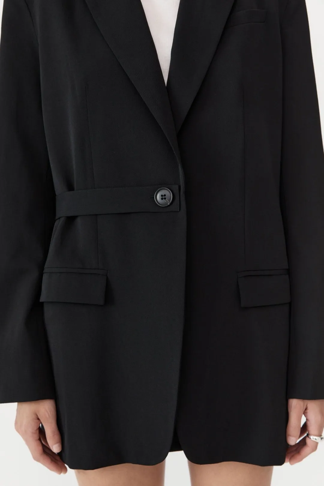 Tailoring*St. Agni Belt Detail Blazer - Black