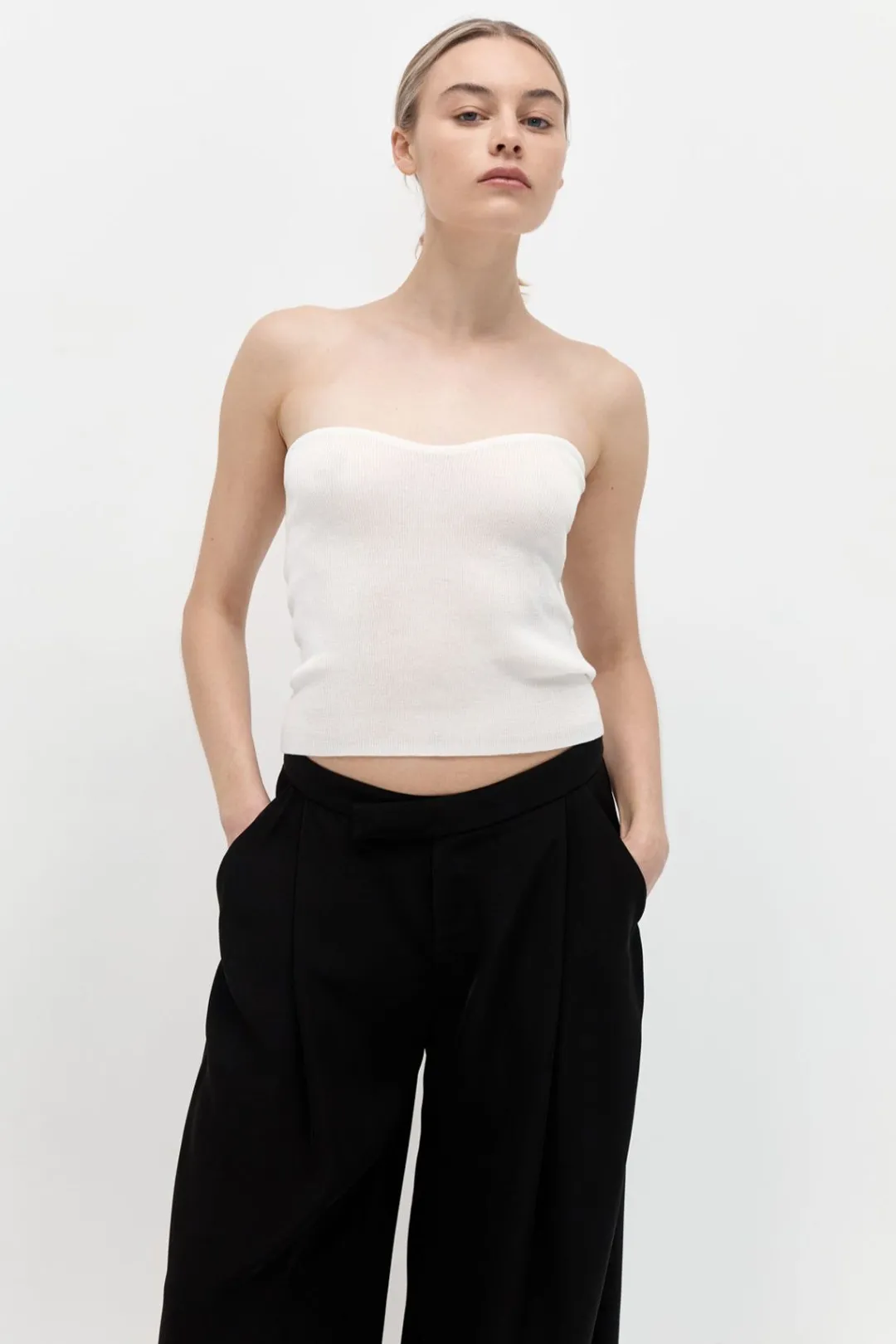 Knitwear*St. Agni Curve Knit Top - White