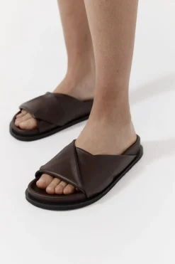 Slides*St. Agni Fold Detail Slide - Chocolate