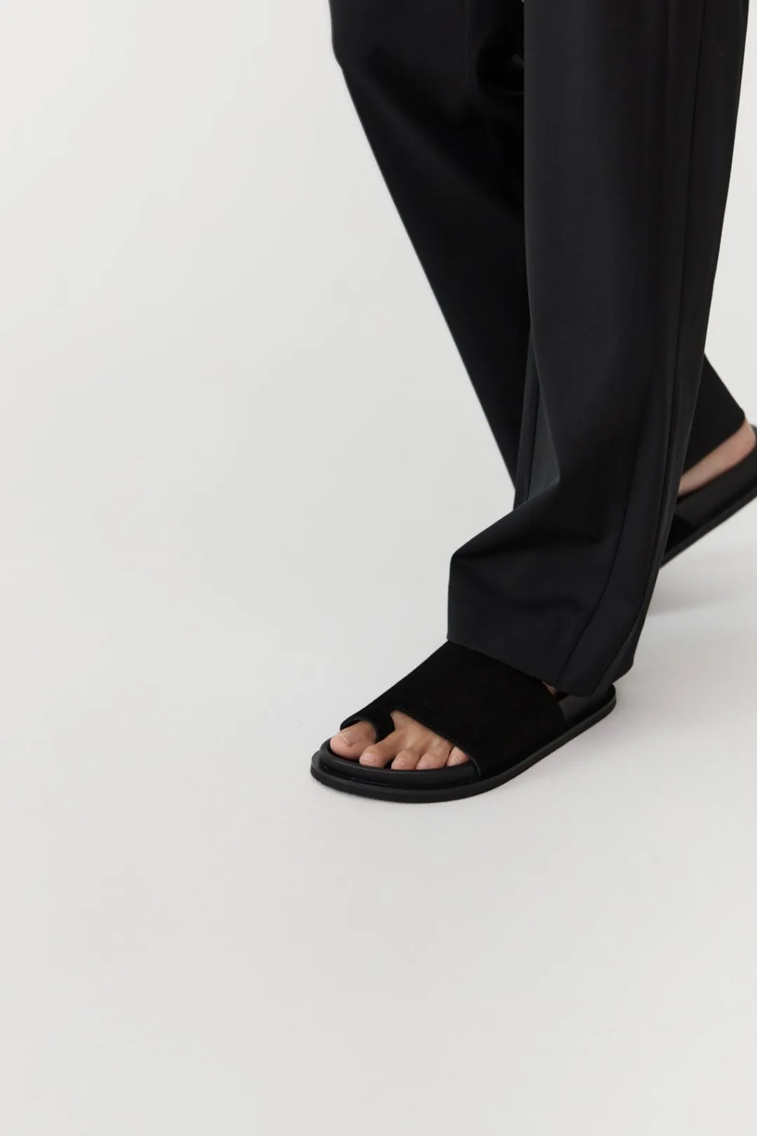 Unisex*St. Agni Loe Suede Slide - Black