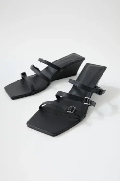 Heels*St. Agni Mini Ring Detail Wedge - Black