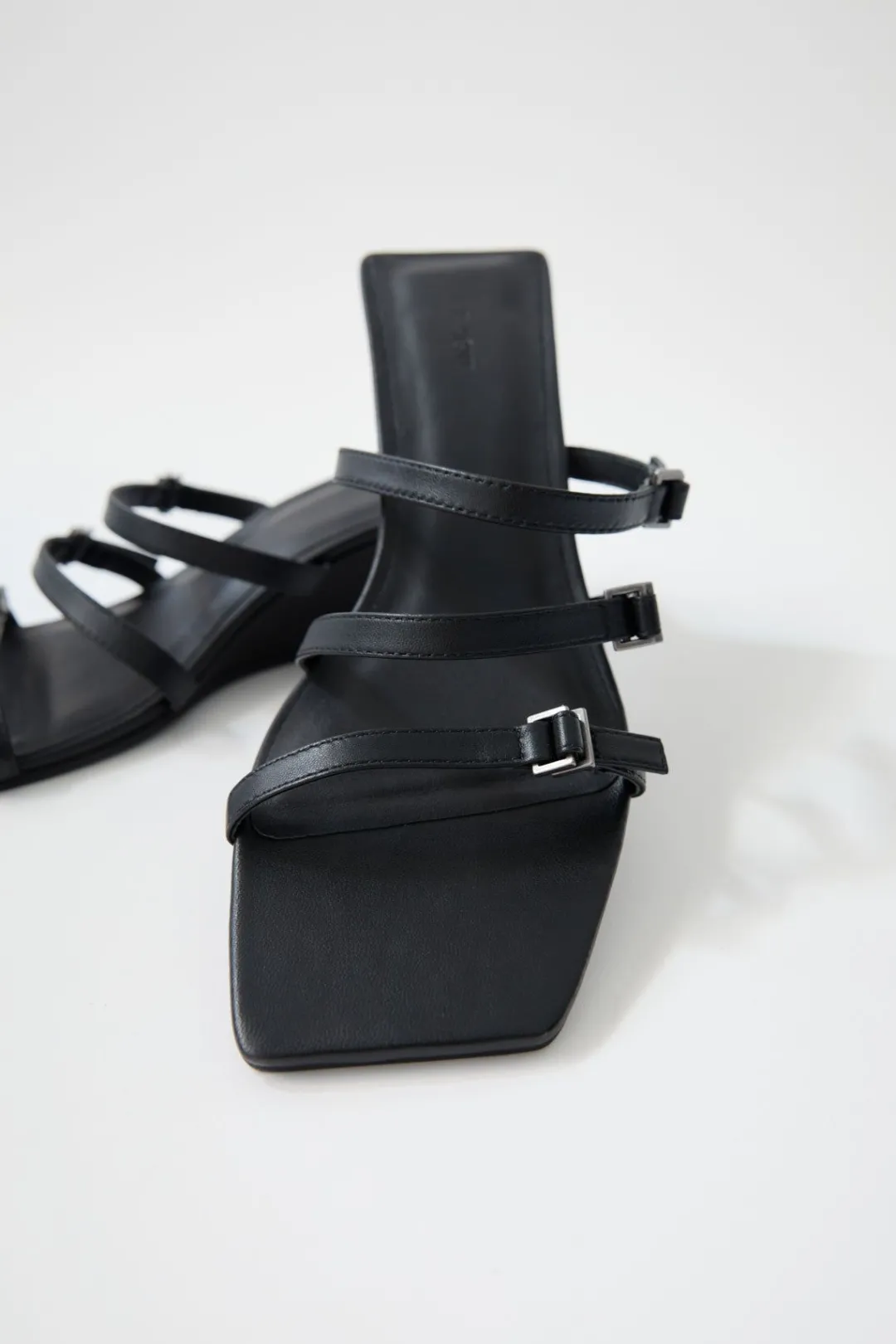 Heels*St. Agni Mini Ring Detail Wedge - Black