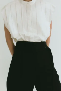 Tops*St. Agni Sleeveless Tuck Detail Shirt - White