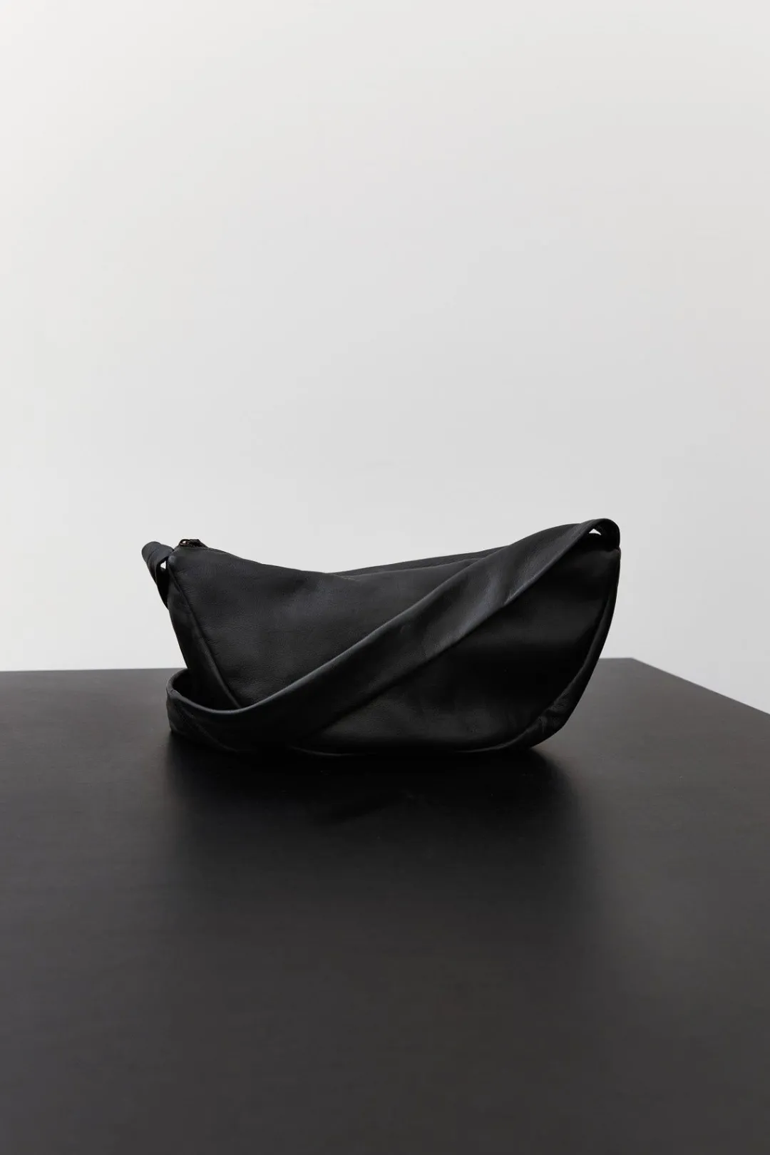 Unisex*St. Agni Soft Crescent Bag - Black