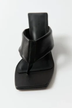 Wedges*St. Agni Soft Thong Wedge - Black