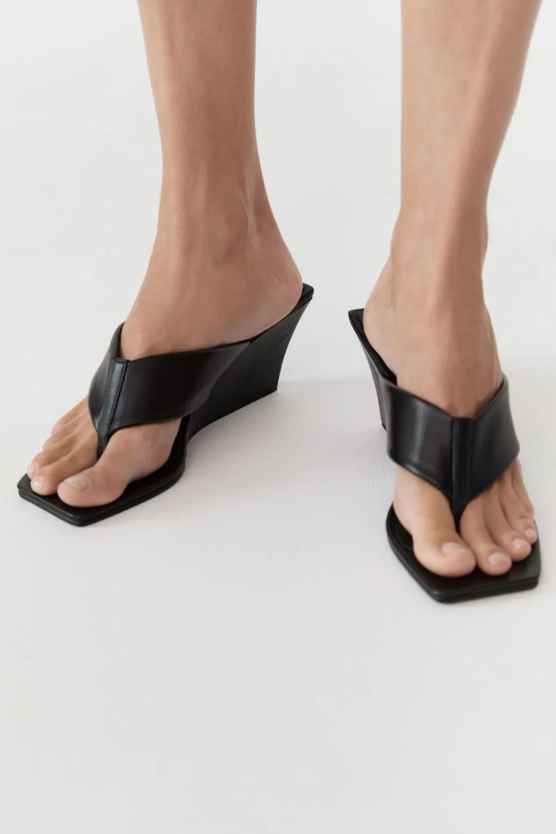 Wedges*St. Agni Soft Thong Wedge - Black