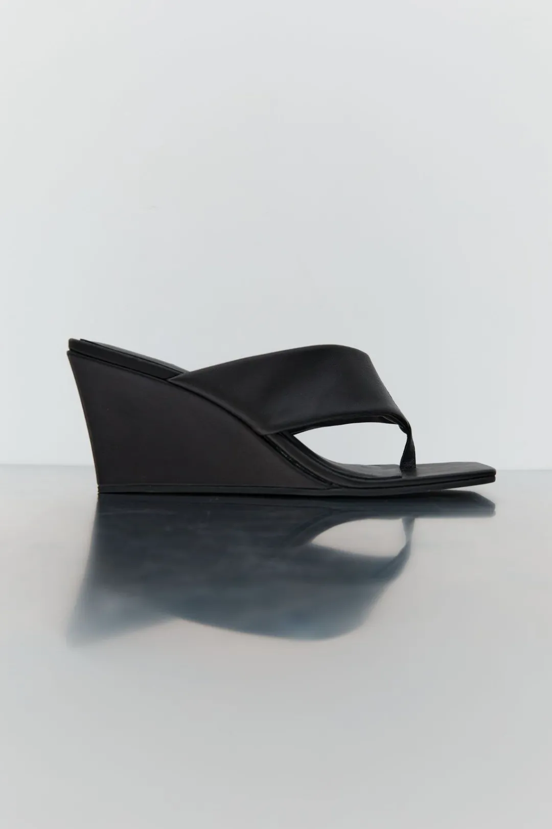 Wedges*St. Agni Soft Thong Wedge - Black