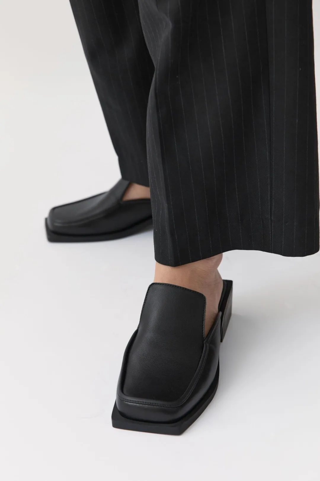 Heels*St. Agni Square Toe Mule - Black