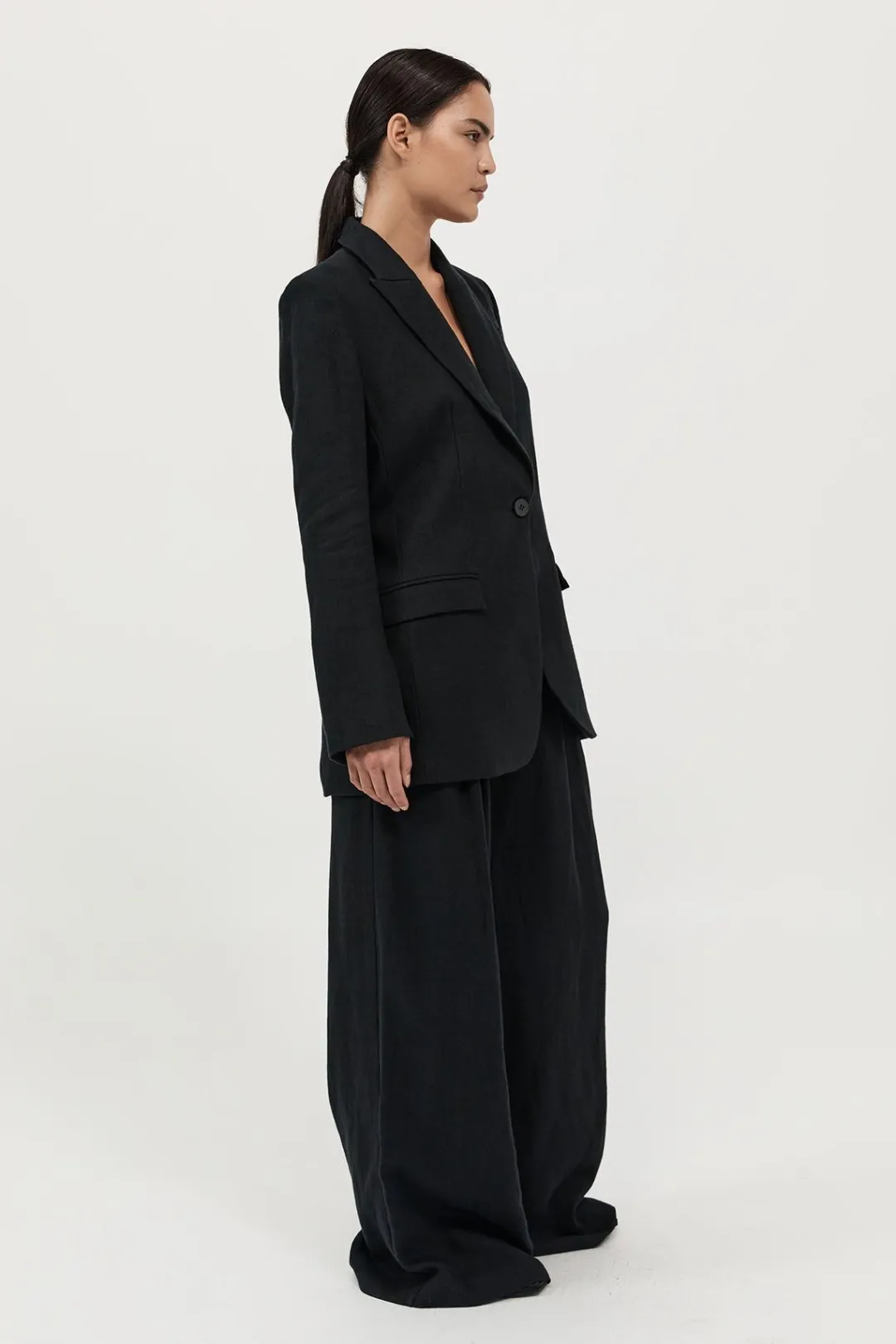 Tailoring*St. Agni Tailored Linen Blazer - Black
