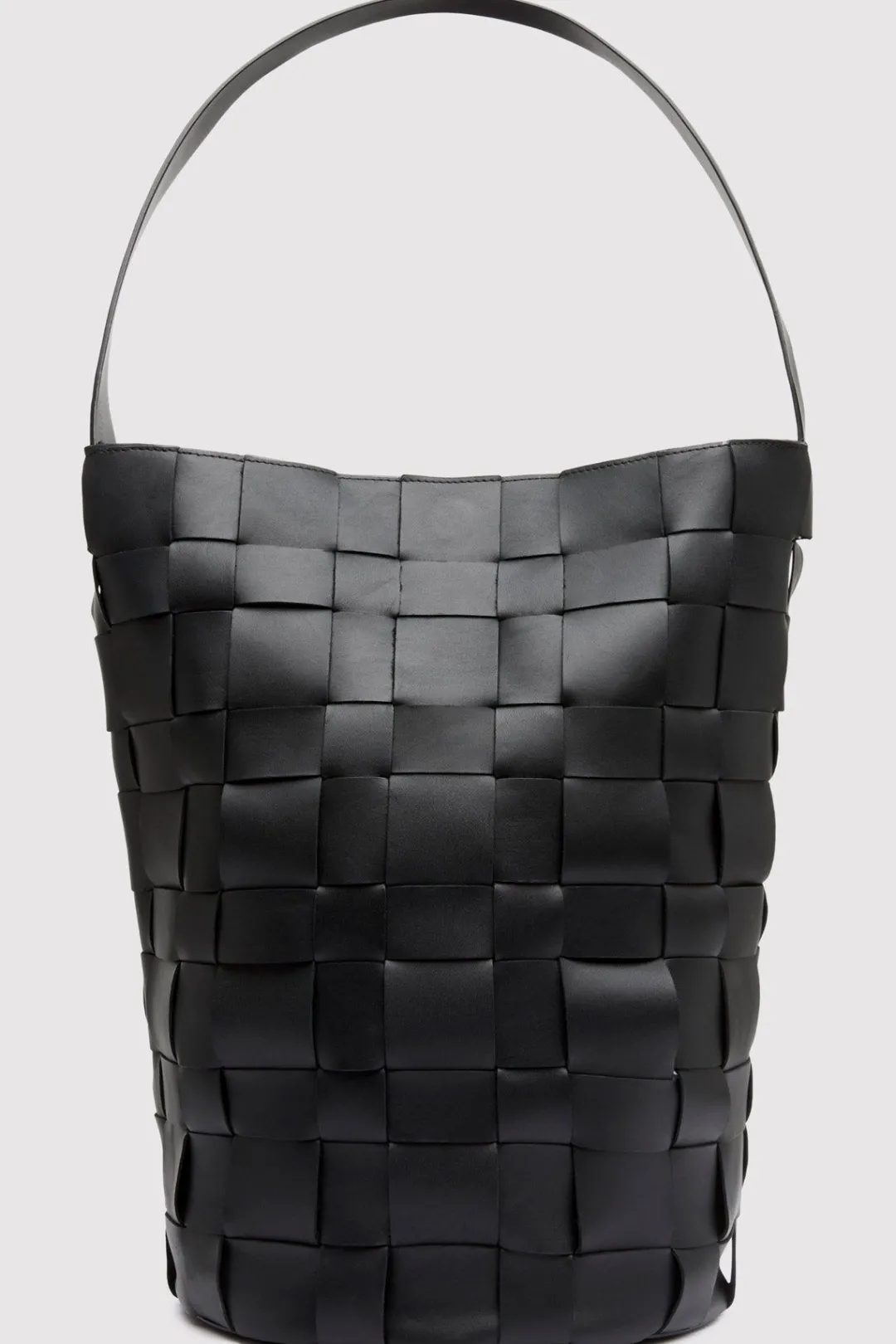 Unisex*St. Agni Woven Bucket Bag - Black