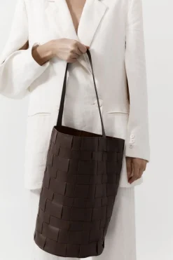 Unisex*St. Agni Woven Bucket Bag - Chocolate